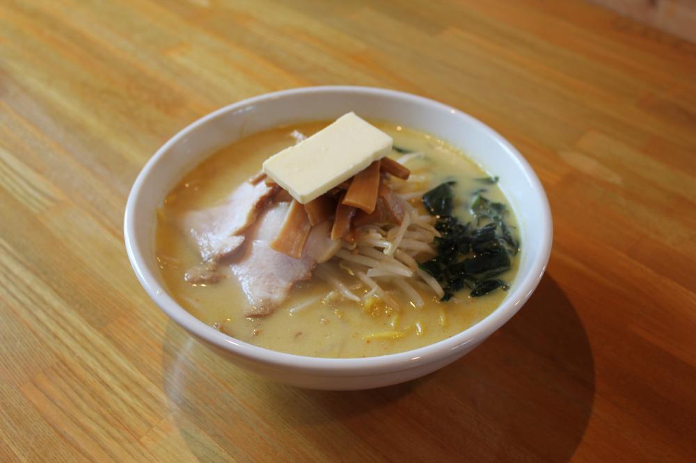 青森味噌カレー牛乳ラーメン　かわら