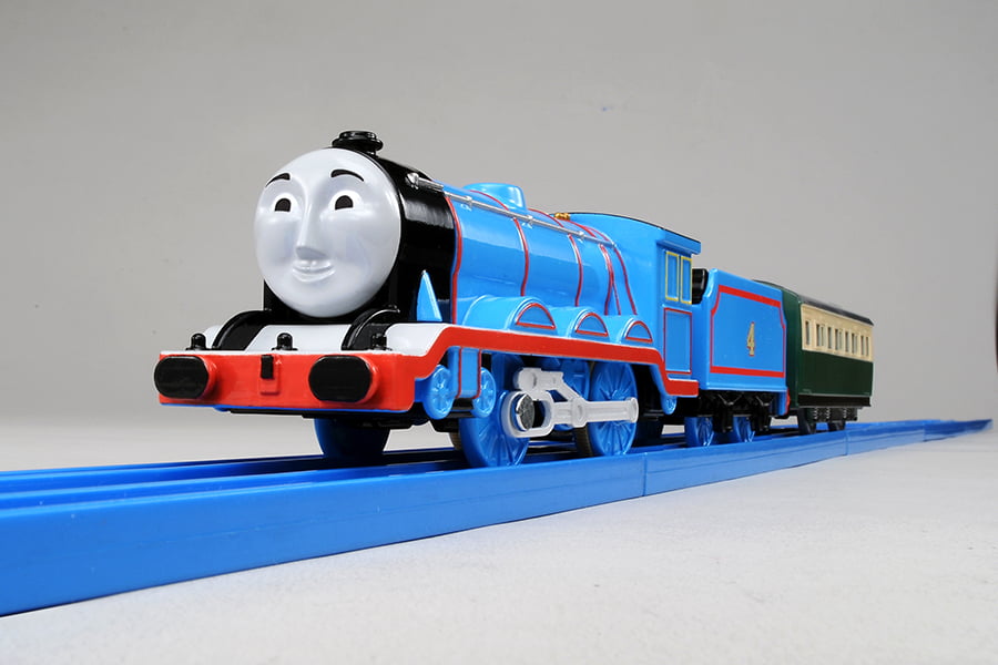 トーマス プラレール 凄まじい ゴードン 新幹線付き