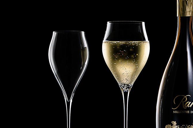 Celebration Champagne-The Sparkle of the Glass-