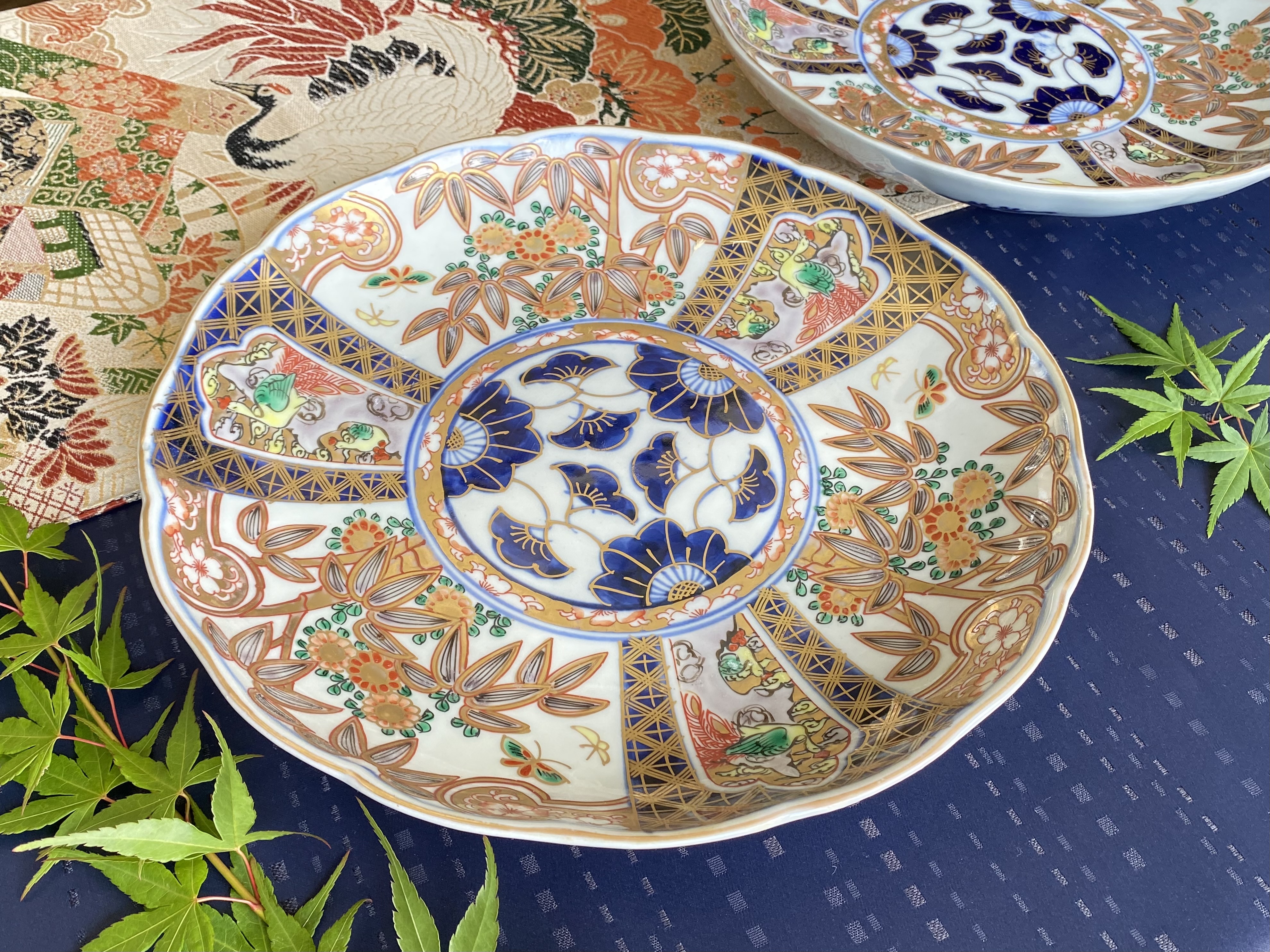 明治伊万里 色絵金彩 竹に桜 9寸皿