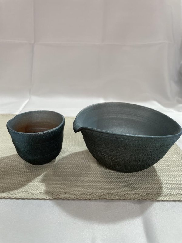 青備前裂紋酒器