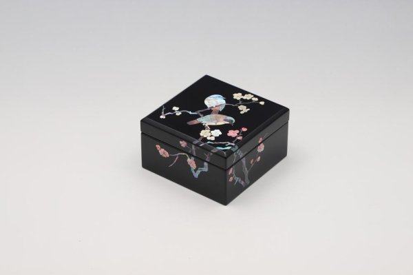 小箱　花鳥（貝入）黒