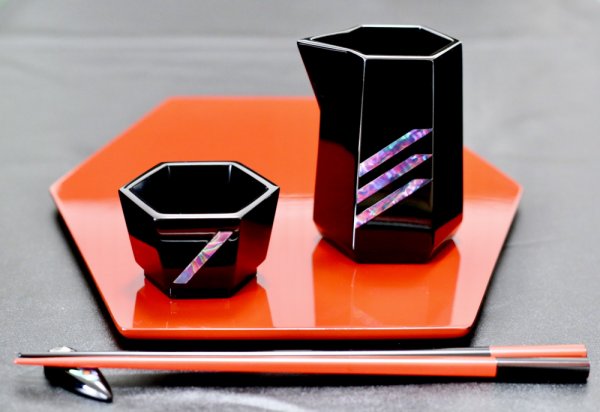 輪島塗　螺鈿（らでん）酒器セット