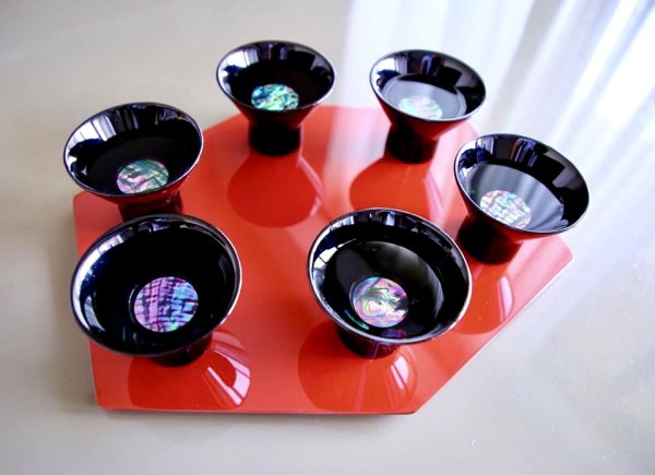 輪島塗　螺鈿（らでん）ぐい呑