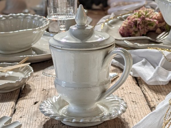 蓋つきマグカップ