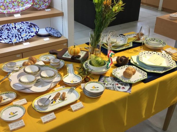 ズビゴリの食器皿 モンテルーポの小鳥 28cm