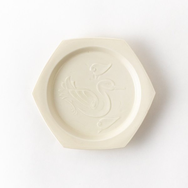 白瓷六角水鳥文5寸皿