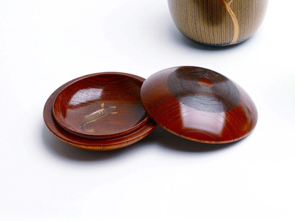 鮎蒔絵 欅千筋香合