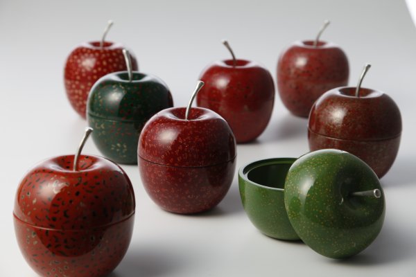 津軽塗ハッピーりんご