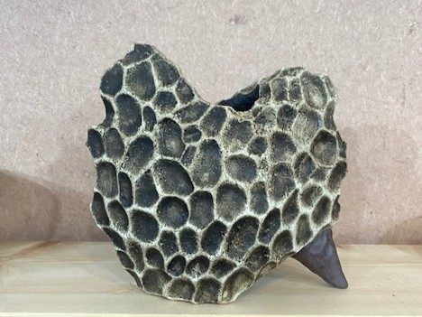 カービング足つき花器