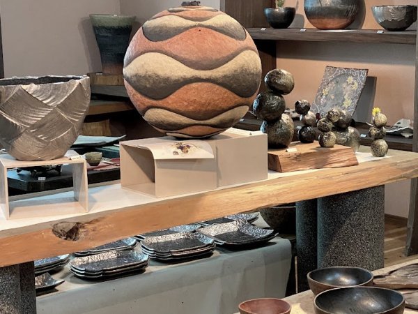 武雄焼窯元　宝寿窯（Bunga Yamamoto)